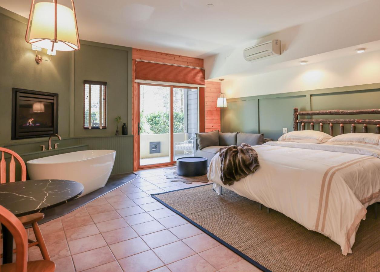 Outland Chalet & Suites Great Smoky Mountains Whittier Bagian luar foto